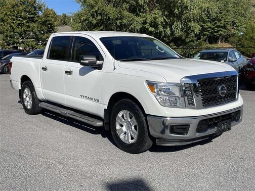 2018 Nissan Titan SV