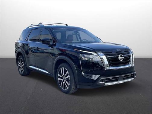 2025 Nissan Pathfinder Platinum 4WD