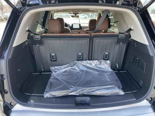 2025 Nissan Pathfinder Platinum 4WD