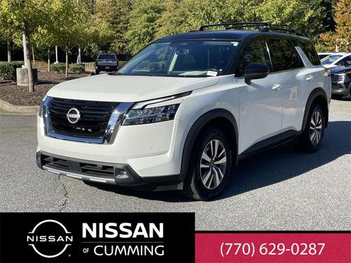 2022 Nissan Pathfinder SL 4WD
