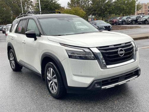 2022 Nissan Pathfinder SL 4WD
