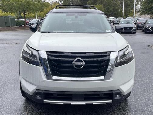 2022 Nissan Pathfinder SL 4WD