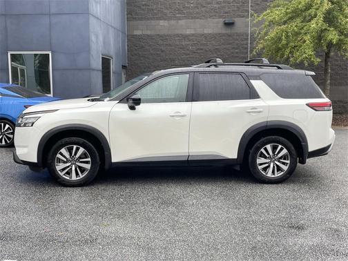 2022 Nissan Pathfinder SL 4WD