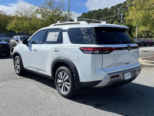 2025 Nissan Pathfinder SL FWD