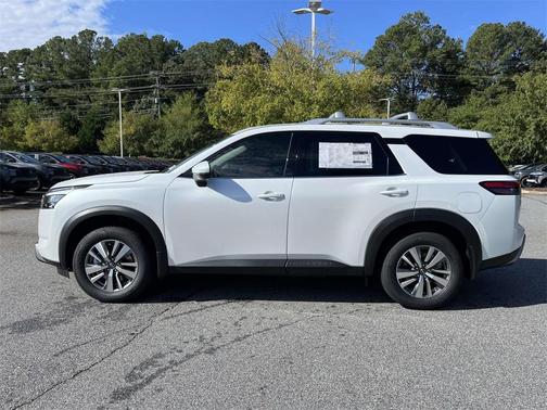 2025 Nissan Pathfinder SL FWD