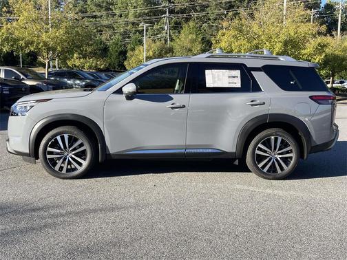 2025 Nissan Pathfinder Platinum 4WD