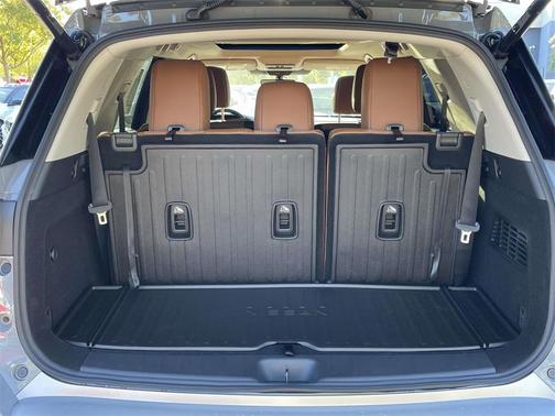 2025 Nissan Pathfinder Platinum 4WD