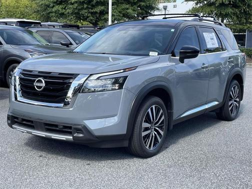 2025 Nissan Pathfinder Platinum FWD