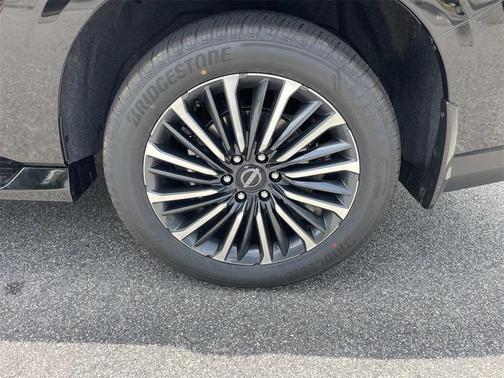 2025 Nissan Armada Platinum Reserve 4WD