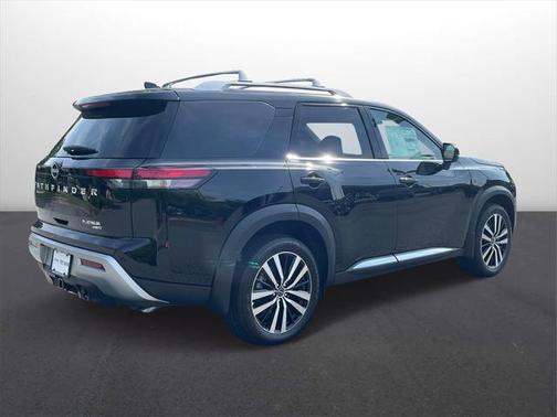 2025 Nissan Pathfinder Platinum 4WD