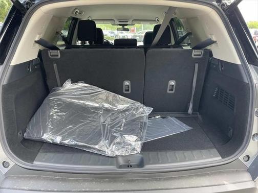 2025 Nissan Pathfinder SV FWD