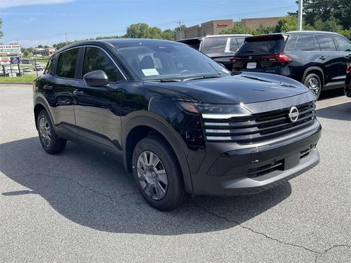 2025 Nissan Kicks S