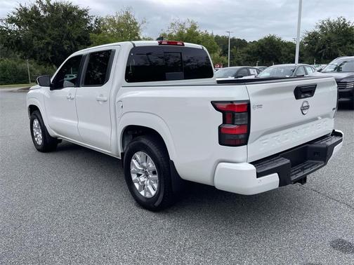 2024 Nissan Frontier SV