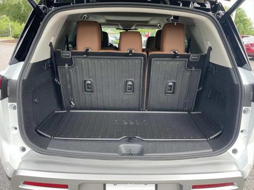 2025 Nissan Pathfinder Platinum 4WD
