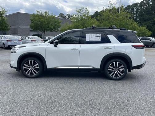 2025 Nissan Pathfinder Platinum 4WD