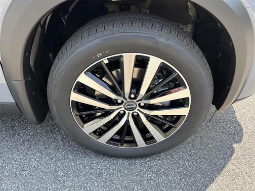 2025 Nissan Pathfinder Platinum FWD