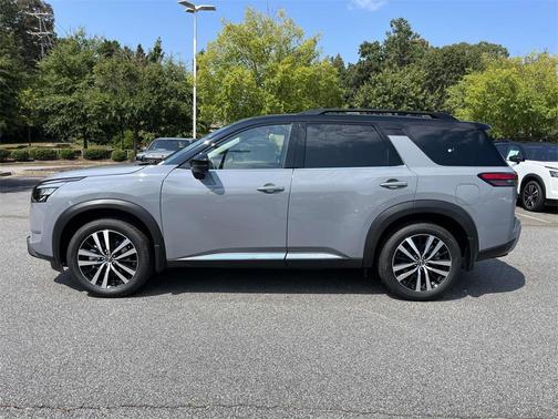 2025 Nissan Pathfinder Platinum FWD