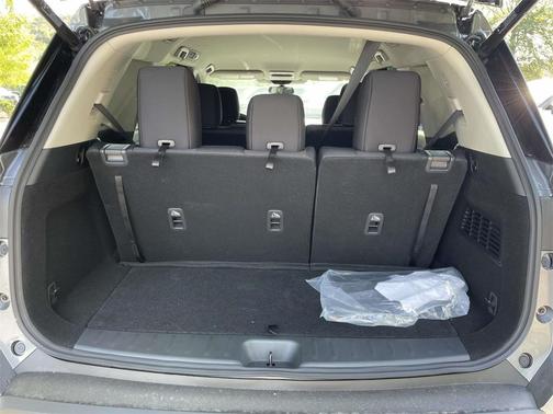 2025 Nissan Pathfinder SV FWD