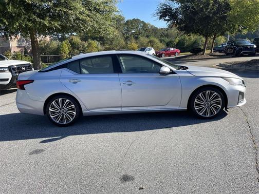 2023 Nissan Altima 2.5 SL