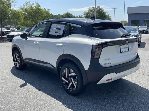 2025 Nissan Kicks SV