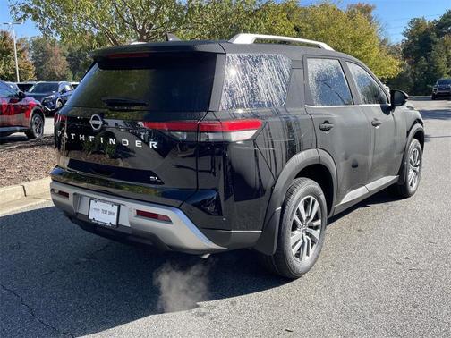 2025 Nissan Pathfinder SL FWD