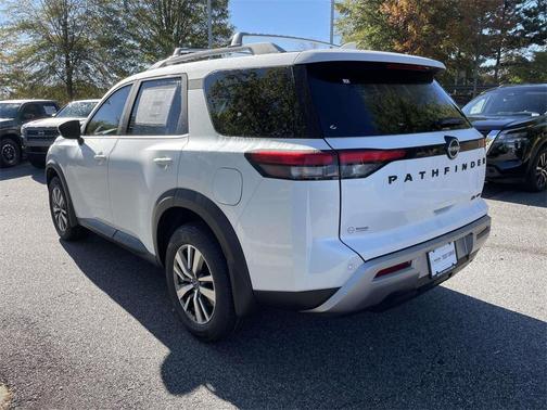 2025 Nissan Pathfinder SL 4WD