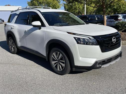 2025 Nissan Pathfinder SL 4WD