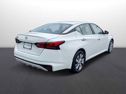 2025 Nissan Altima S FWD