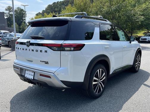 2025 Nissan Pathfinder Platinum 4WD