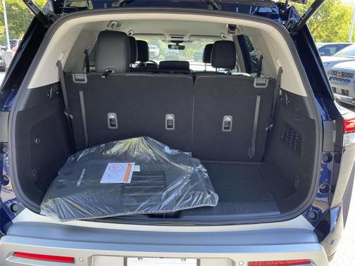 2025 Nissan Pathfinder SL FWD