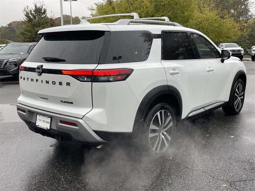 2025 Nissan Pathfinder Platinum FWD