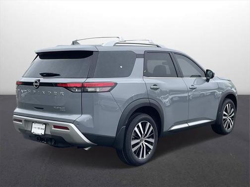 2025 Nissan Pathfinder Platinum 4WD