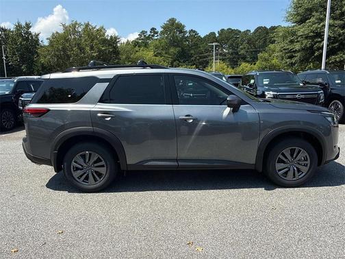 2025 Nissan Pathfinder SV FWD