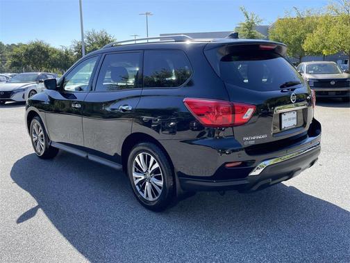 2019 Nissan Pathfinder S