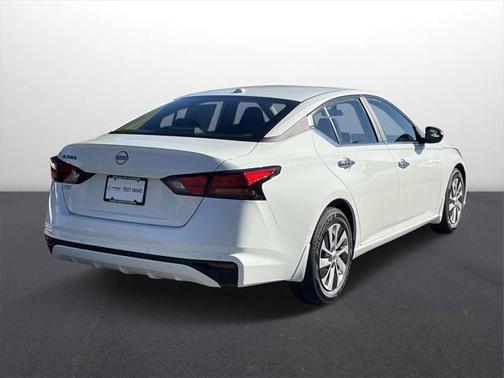 2025 Nissan Altima S FWD