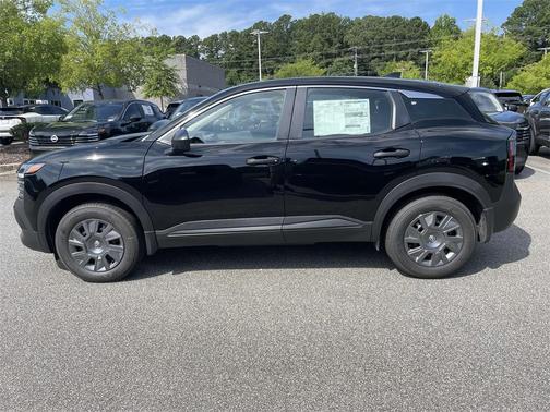 2025 Nissan Kicks S