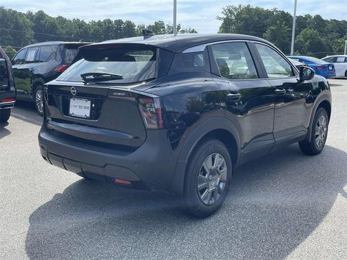 2025 Nissan Kicks S