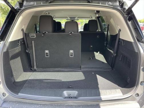 2025 Nissan Pathfinder SV FWD
