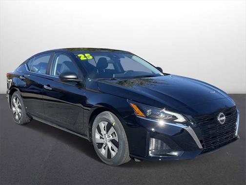 2025 Nissan Altima S FWD