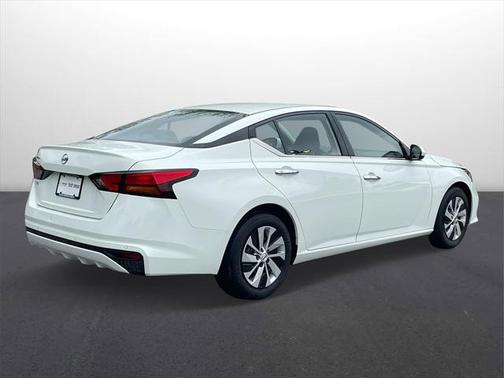 2022 Nissan Altima S FWD