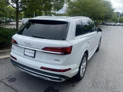 2023 Audi Q7 55 Premium Plus