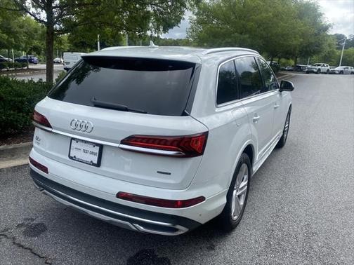 2023 Audi Q7 55 Premium Plus