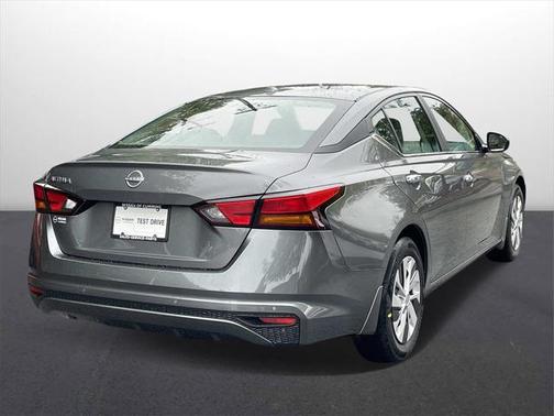 2025 Nissan Altima S FWD