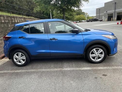 2025 Nissan Kicks S