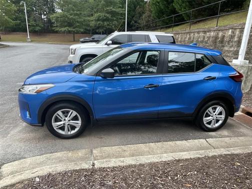 2025 Nissan Kicks S