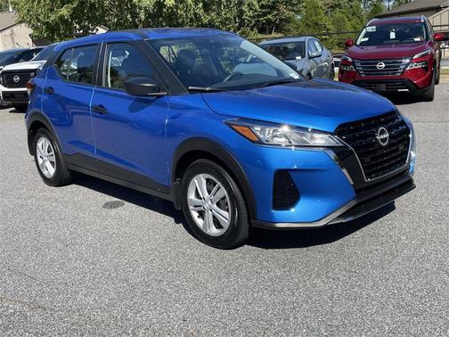 2025 Nissan Kicks S