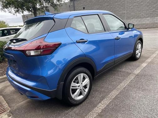 2025 Nissan Kicks S