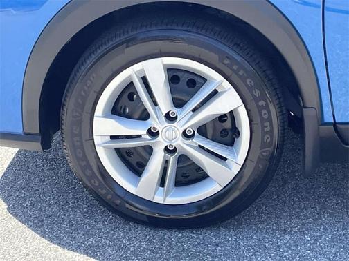 2025 Nissan Kicks S
