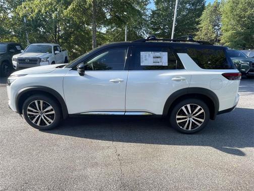 2025 Nissan Pathfinder Platinum 4WD