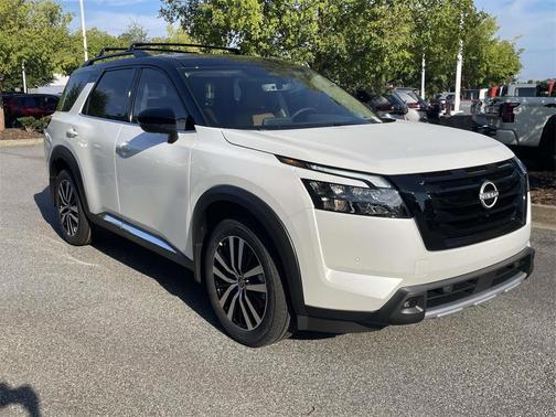 2025 Nissan Pathfinder Platinum 4WD